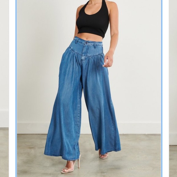 flare high waist, wide leg jeans🤩🤩 - Picture 2 of 13